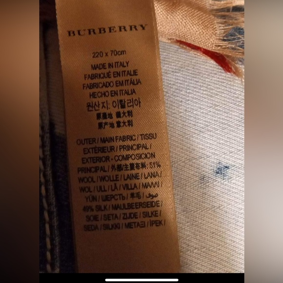 Burberry scarf, tan and brown, ones size fits all like new with tags still on - Picture 2 of 5